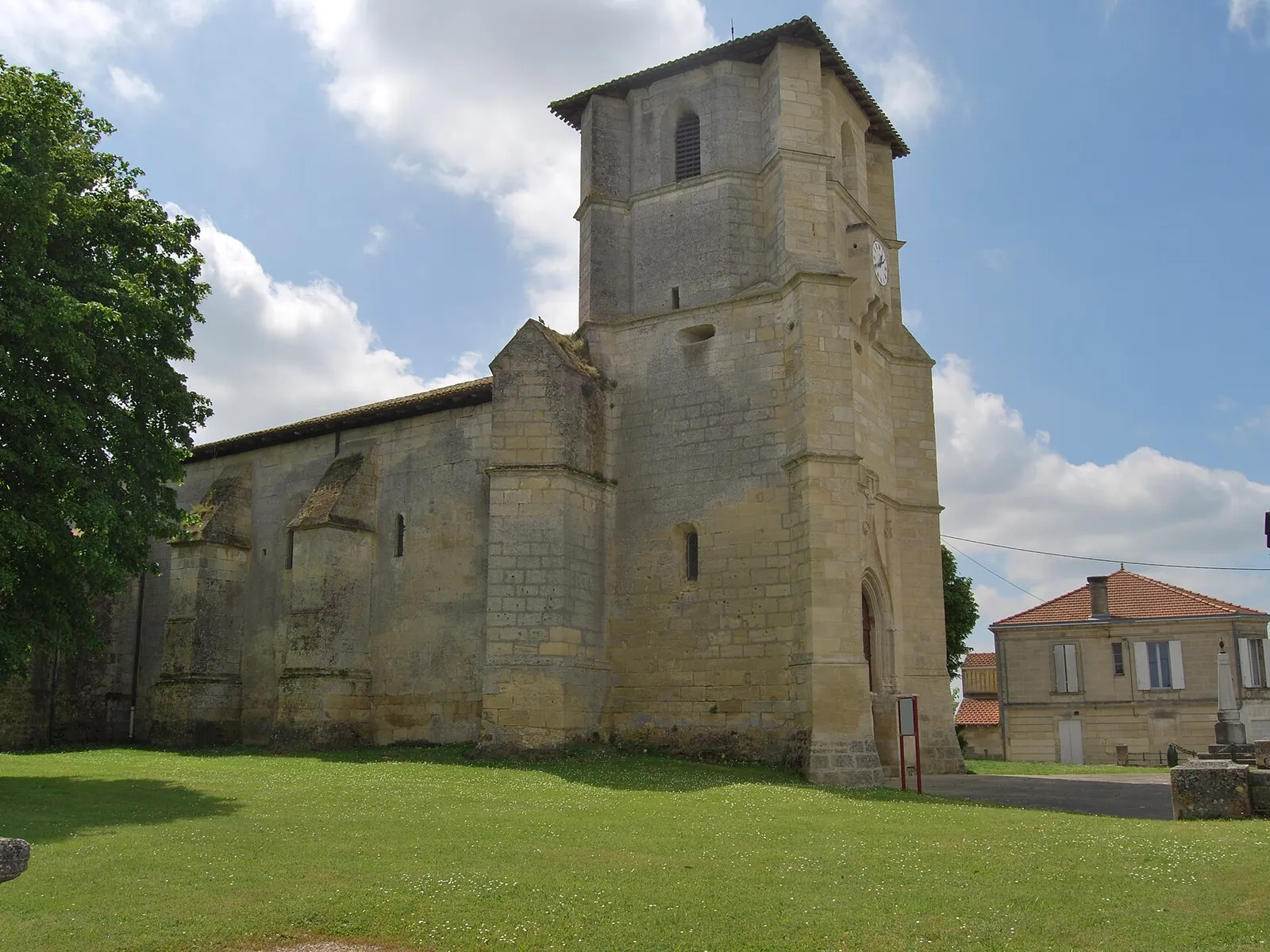 L’église Saint-Martin de Nérigean et son clocher
